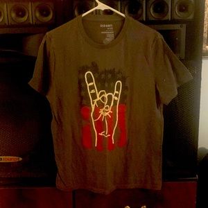 In good condition old navy tee shirt size smal
